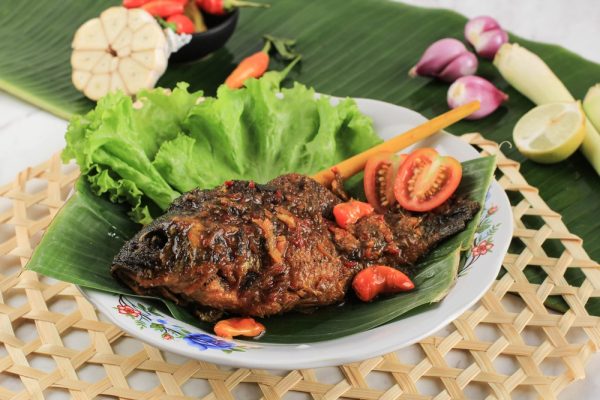 Resep Ikan Ayam Ayam Panggang dengan Bumbu Pesmol