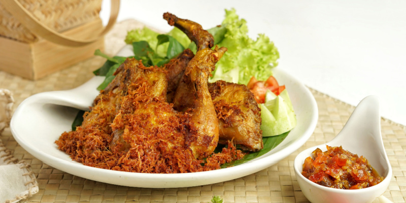 Ayam Goreng Serundeng Kelapa Khas Jawa Sederhana