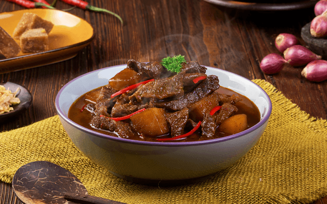 Semur Daging Sapi Praktis ala Bango: Empuk dan Kaya Rasa