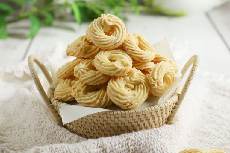 Kue Sagu Keju Lumer dan Gurih, Coba Resep Ini!