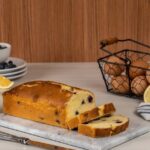 Resep Lemon Cake Blueberry segar dan lembut, cocok jadi dessert keluarga. Mudah dibuat, anti gagal, dan sempurna untuk teman minum teh.