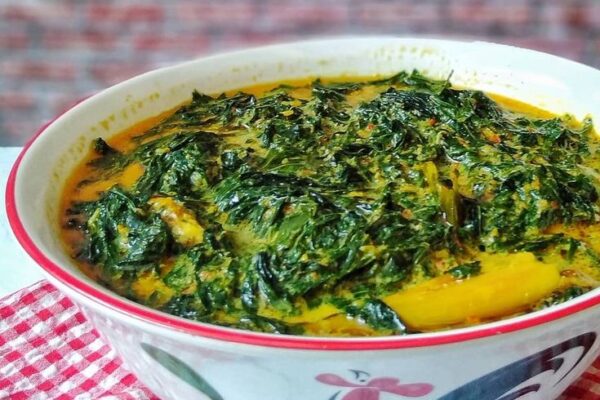 Resep Gulai Daun Singkong ala Restoran Padang
