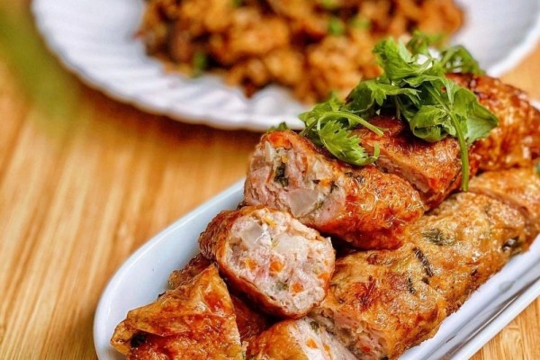 Ngohiong ayam udang