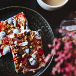 Coconut Yogurt Bark Dessert Sehat dengan Sentuhan Tropis Coconut Yogurt Bark Dessert Sehat dengan Sentuhan Tropis
