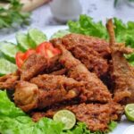 Ayam Goreng dengan Sambal Rujak Pedas Manis