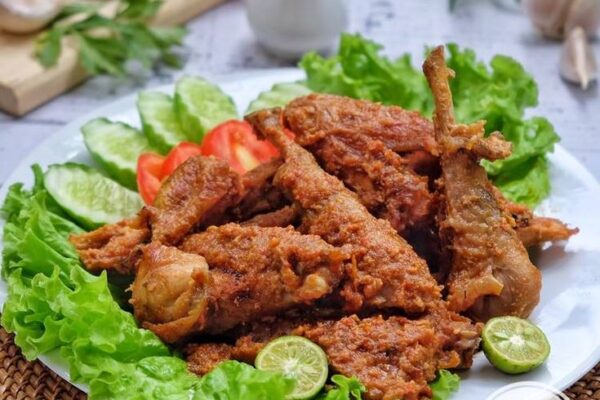 Ayam Goreng dengan Sambal Rujak Pedas Manis Ayam Goreng dengan Sambal Rujak Pedas Manis