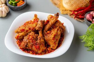 Ayam Goreng dengan Sambal Rujak Pedas Manis