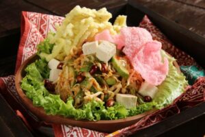 Asinan Sayur Betawi Segar, Renyah, dan Bikin Nagih!
