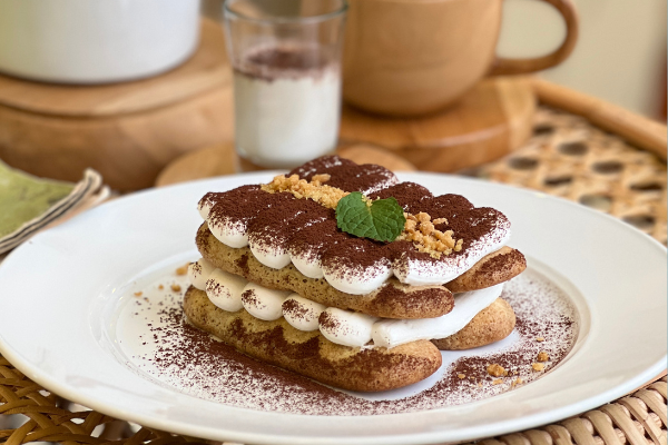 Tiramisu Puff Pastry – Layer Renyah, Krim Lembut